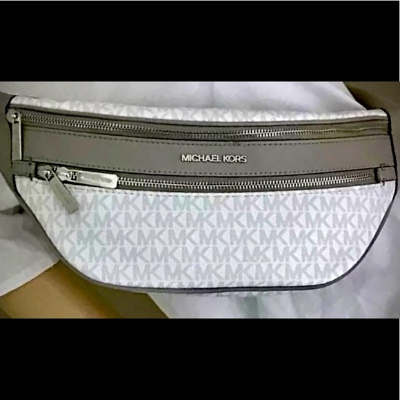 Michael Kors Handbags - Micheal Kors Kenly belt bag